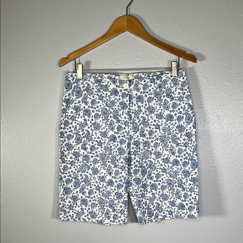 Talbots Blue White Floral Paisley Shorts sz 6 | Coastal preppy brunch casual